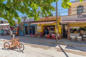 Tulum,,Mexico-march,04,,2018:,Shops,And,Restaurants,On,The,Main